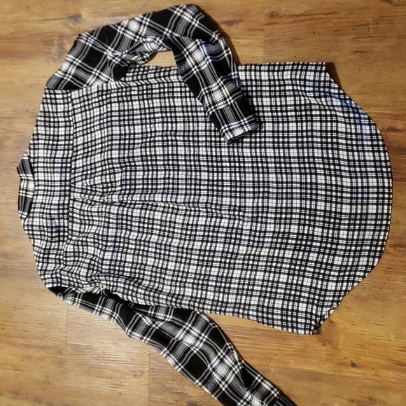 Equipment Femme plaid silk button up top black white - Picture 5 of 5